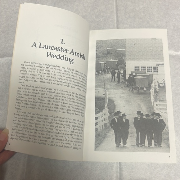 1988 The Amish Wedding vintage paperback book - Picture 5 of 8